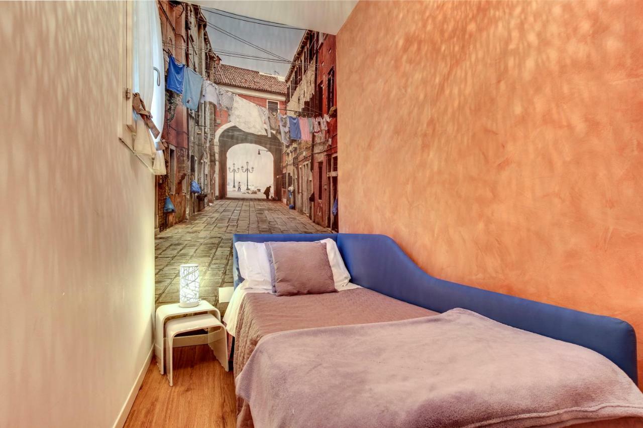 Charming Castello Apartments By Wonderful Italy Венеция Экстерьер фото