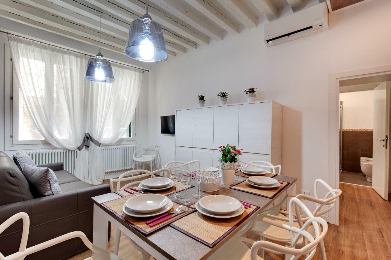 Charming Castello Apartments By Wonderful Italy Венеция Экстерьер фото